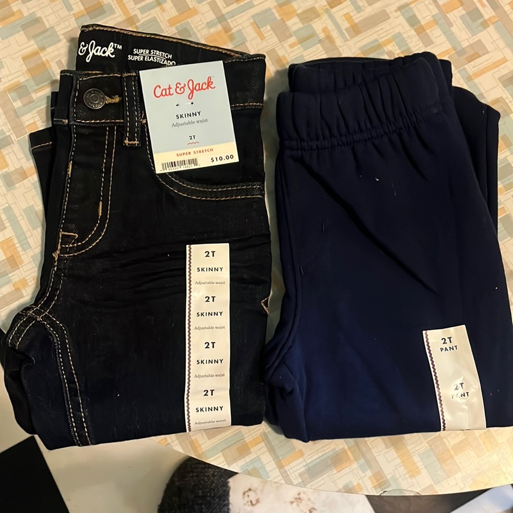 Size 2T bundle - Pants & sweat suit